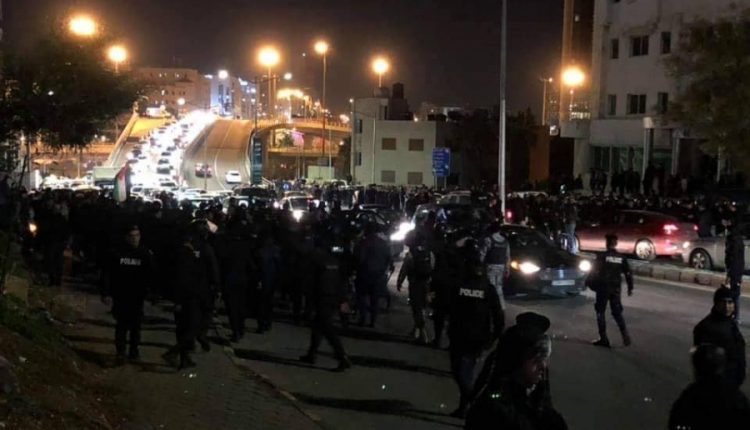 توقيف 17 شخصاً تم ضبطهم في الاحتجاجات التي جرت أمس بالقرب من الدوار الرابع