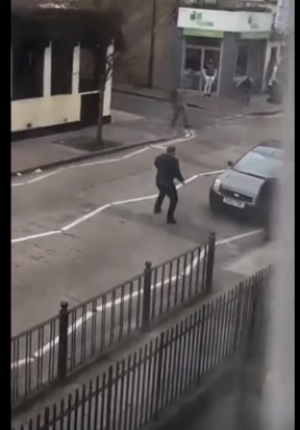 بالفيديو .. بعد حادثة مسجدي نيوزلندا هجوم جديد على مسلمين في لندن