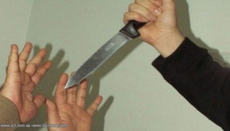 شخص يقتل زوجته وحماته ويصيب حماه بطعنات سكين في الشونة الشمالية