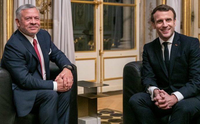 الملك والرئيس الفرنسي يبحثان العلاقات الثنائية والمستجدات إقليميا ودوليا
