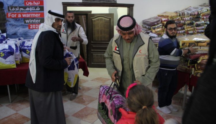 سفارة دولة الإمارات بعمّان تشرف على تنفيذ حملة كسوة الشتاء التي تنفذها هيئة الهلال الأحمر الإماراتي بالأردن