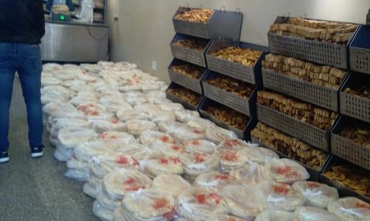 بدء توزيع الخبز على منازل المواطنين مع دخول حظر التجول يومه الرابع
