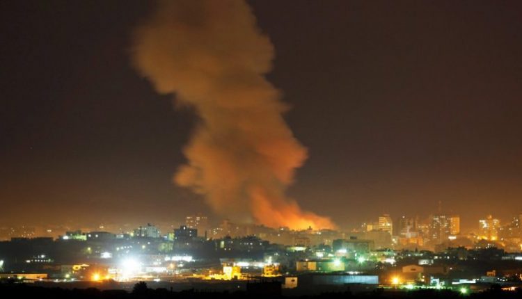 طائرات الاحتلال تقصف عدة مواقع جنوبي قطاع غزة