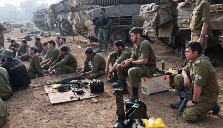 30 من مظليي جيش الاحتلال رفضوا العودة للخدمة… جنود الاحتلال “يتمردون” على قرار اجتياح رفح