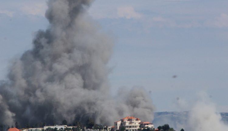 صفارات الإنذار لا تتوقّف في شمال إسرائيل وسط رشقات صاروخية كبيرة من لبنان وسماع أصوات انفجارات في كريات شمونة