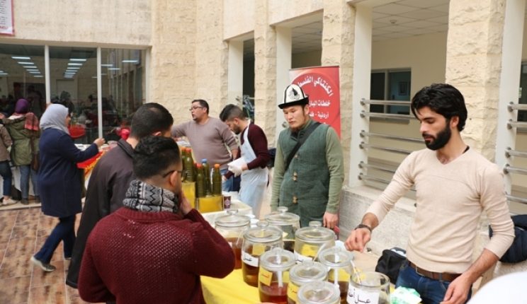 جامعة الشرق الأوسط تنظم بازارللحرف اليدوية