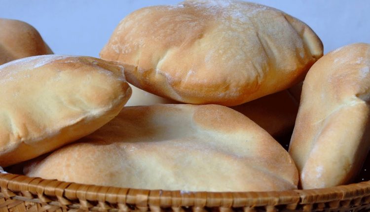 32 قرشا سعر كيلو الخبز العربي الكبير و40 قرشا للصغير و34 قرشا للمشروح بعد رفع الدعم الشهر المقبل .