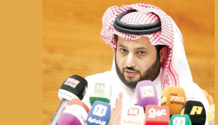 إعفاء أمير سعودي من منصبه وسجنه بعد تكذيبه رواية الدولة حول سجن الأمراء
