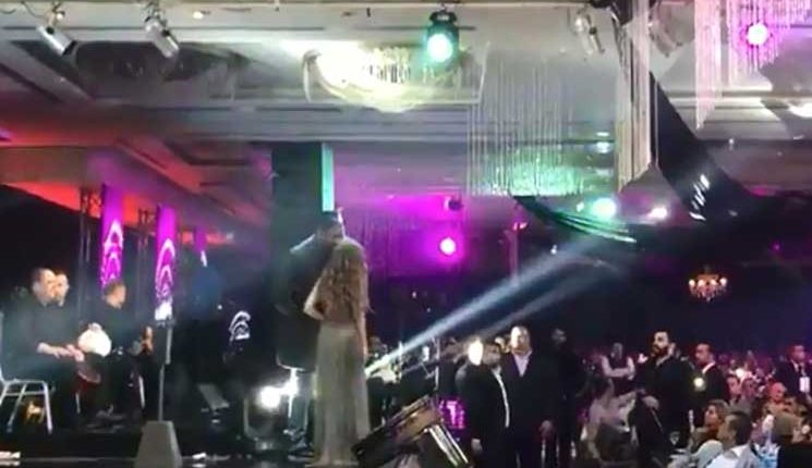 ميريام فارس توبخ حارسها “الضخم” أمام الجمهور- (فيديو) 
