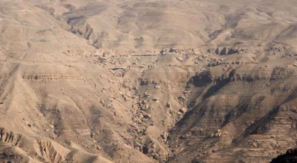 الصور .. انهيارات جبلية في جبال حبيش بالكرك