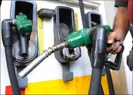 خبراء يرجحون رفع أسعار المشتقات النفطية من 3-5%