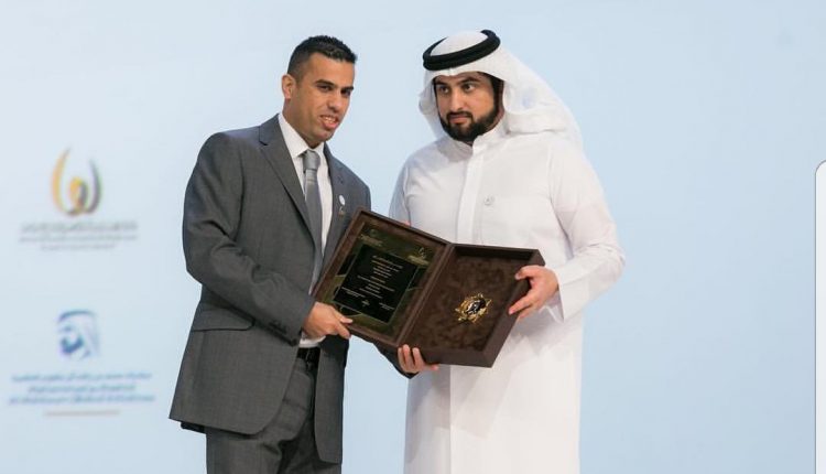 جائزة الشيخ محمد بن راشد آل مكتوم للابداع الرياضي تمنح العساف جائزة أفضل مدرب عربي