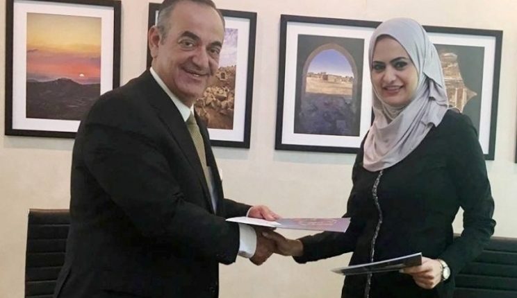 جمعية الفنادق توقع مذكرة تفاهم مع أكاديمية التضامن الأردني الدولي-
