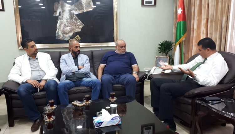 الحنيفات: يبحث مع الملكية والطيران المدني سبل رفع الصادرات لأوروبا