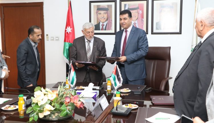 الاردن وفلسطين يوقعان اتفاقية شركة التسويق الزراعي