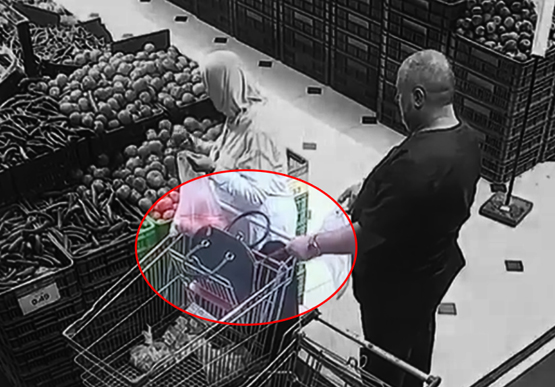 شاهد بالفيديو … سرقة محفظة سيدة في احد مولات العاصمة عمان