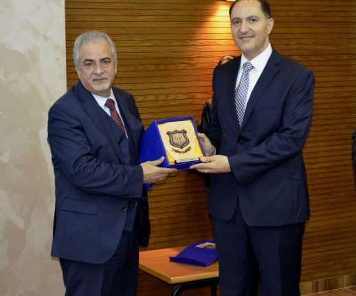 جامعة عمان الاهلية تكرم د. وسام عماري من كلية الصيدلة والعلوم الطبية على إنجازه البحثي
