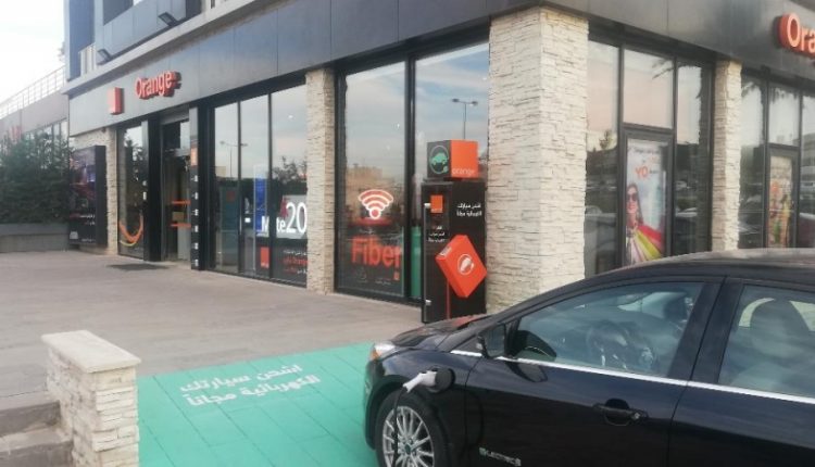 Orange الأردن تدشّن محطتين لشحن السيارات الكهربائية
