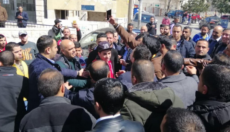 شاهد بالفيديو .. ولي العهد يزور وسط البلد ويلتقي التجار