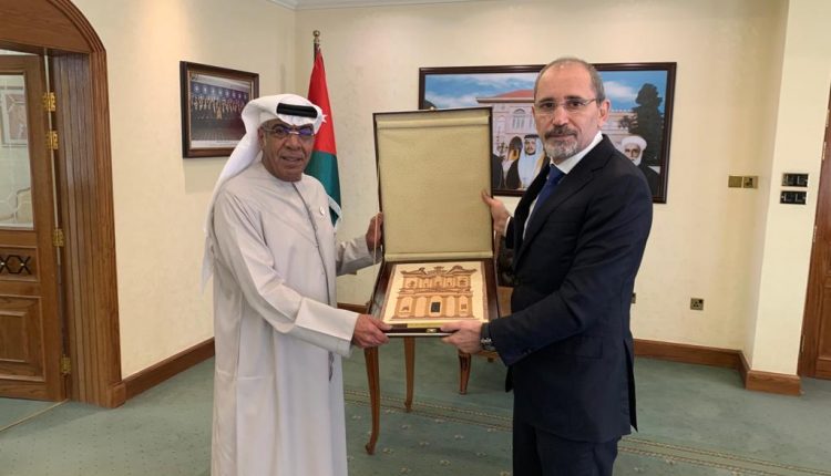 وزير الخارجية يلتقي السفيرالإماراتي مطر الشامسي بمناسبة انتهاء مهام عمله
