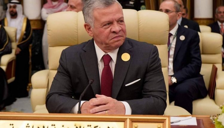 الملك أمام القمة العربية الطارئة في مكة: امن الخليح ركيزة أساسية لاستقرار المنطقة