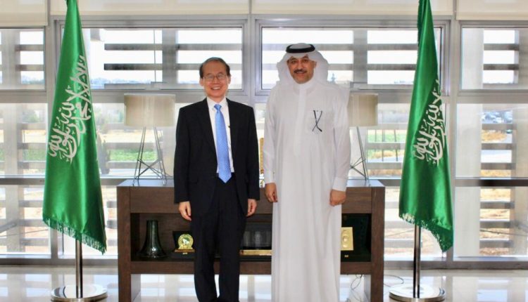 سفير المملكة لدى الأردن يستقبل السفير الكوري في عمان