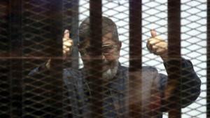 اللحظات الأخيرة لوفاة مرسي .. تحدث 25 دقيقة وكان منفعلا