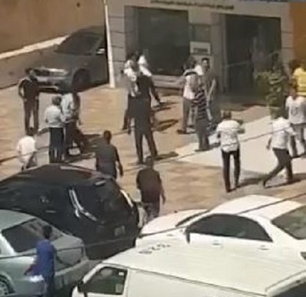 تفاصيل مشاجرة بين موظفي بنك وشركة في عمان