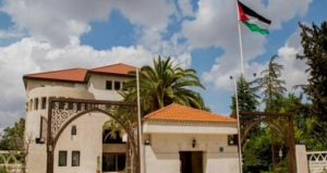 بالتفاصيل …قرار احالة الموظفين عالتقاعد يشمل موظفي الوزارات والبلديات وامانة عمان والجامعات