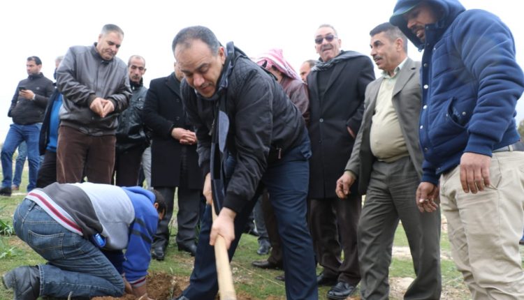 انطلاق الحملة الوطنية “بصمة خضراء” لزراعة الأشجار  في مدينة الأمير هاشم بن عبدالله الثاني في الهلالية بمادبا 