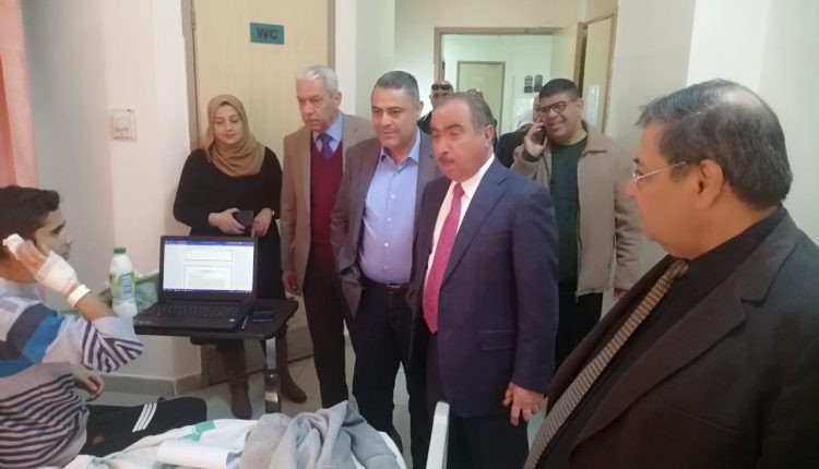 رئيس بلدية الزرقاء يزور الطلاب المصابين بمستشفى الزرقاء الحكومي .