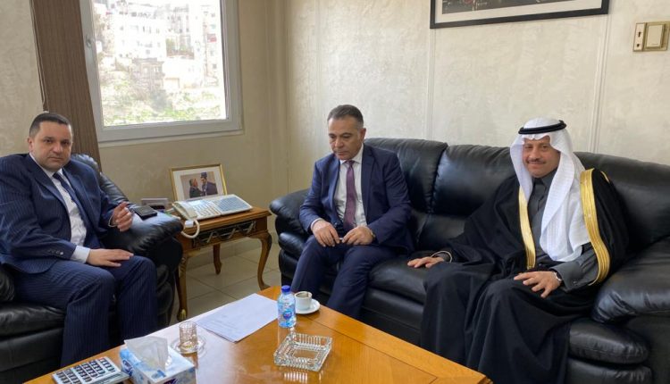 سفير المملكة لدى الأردن يلتقي بوزيري المالية والتخطيط والتعاون الدولي الأردنيين .