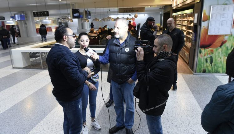 الصحافة اللبنانية تستقبل ساندرين الراسي وصاحب شركة برايت ستار المنتج وليد حكيم في مطار بيروت
