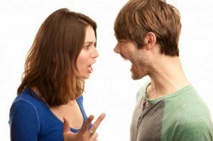 لماذا تخسر المرأة النقاش أمام زوجها؟