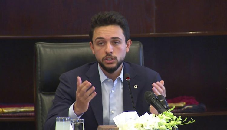 ولي العهد يهاتف الشاب المصاب بالكورونا ويطمئن على صحته