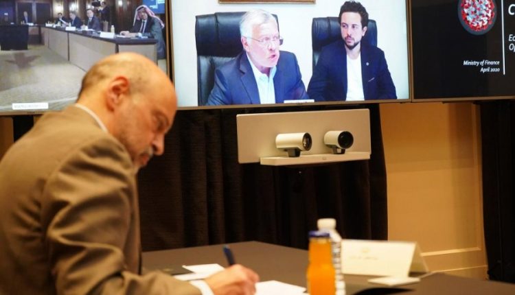 الملك يترأس اجتماعا لمناقشة خطط الحكومة وإجراءاتها في التخفيف من الآثار الاقتصادية لوباء فيروس كورونا