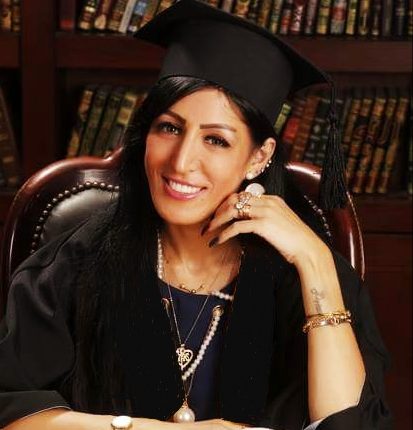 جرادات يهنئ القاضي د. شمس العمرو بمناسبة تكريمها من امبراطور المملكة الهندوسية في إندونيسيا