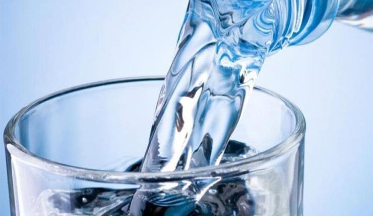 علامات تدل على أنك لا تشرب كمية كافية من الماء