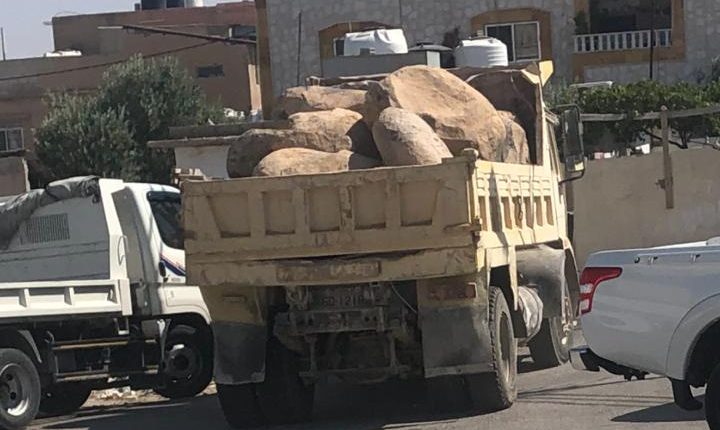المياه: ضبط قلاب محمل بالبازلت المستخرج بطريقة مخالفة في الهاشمية