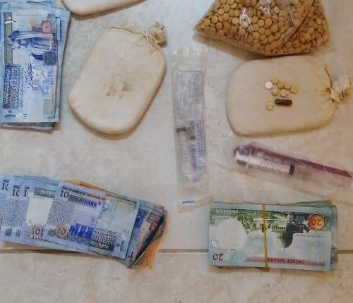 بالصور..القبض على 10 أشخاص من مروجي وحائزي المواد المخدرة بعد حملة امنية في الرمثا