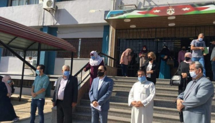 مدارس خاصة في اربد تهدد بتسليم مفاتيحها للتربية بعد تسريح عامليها