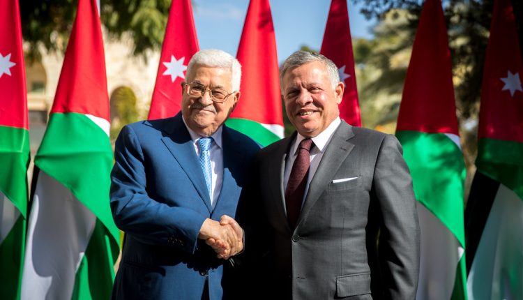 الملك يستقبل عباس على مأدبة الإفطار