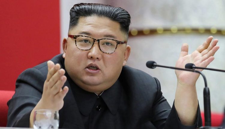 الزعيم الكوري الشمالي يأمر بإغلاق عام بعد تسجيل أول إصابة بكورونا