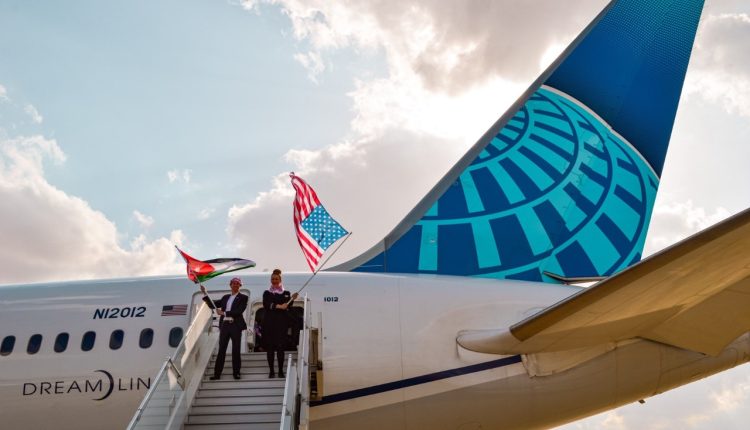 الخطوط المتحدة تدشن خدمة بدون توقف بين عمان وواشنطن