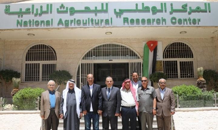 الأمين العام للفلاحين التعاونيين العرب يزور الوطني للبحوث الزراعية
