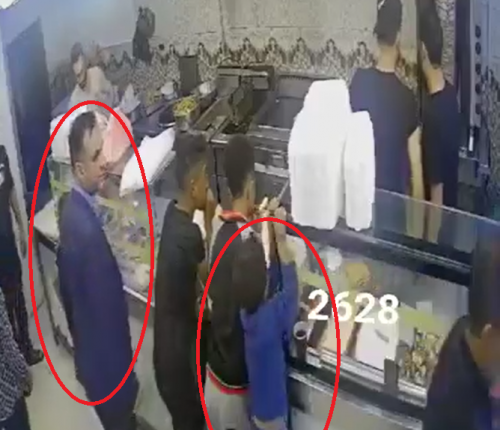سرعة بديهة لدى رجل أمن تنقذ طفلا في “مطعم شاورما” بإربد..فيديو