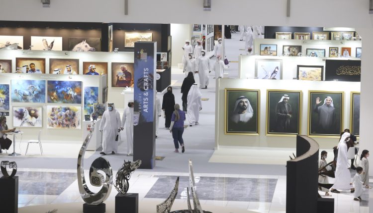 معرض أبوظبي الدولي للصيد يستقطب مُشاركة واسعة من الرسّامين والفنانين