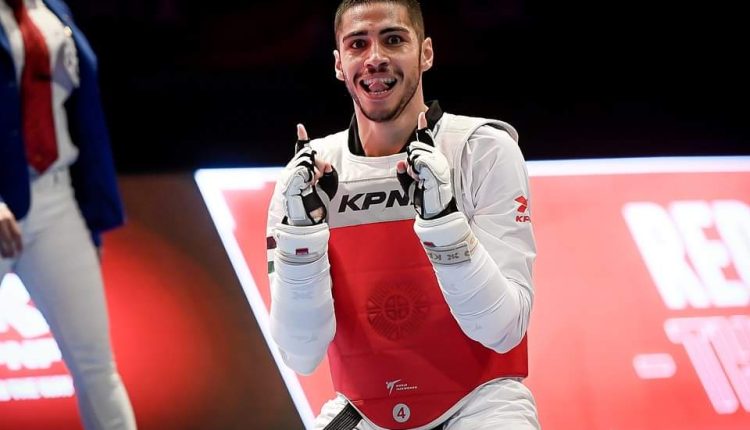لاعب منتخب عمان الأهلية للتايكواندو يتوج بالميدالية الفضية في بطولة الجائزة الكبرى عالمياً