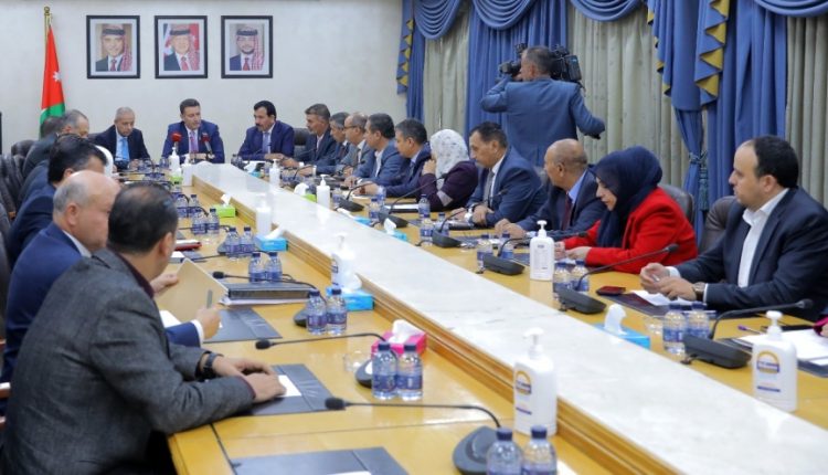 مجلس النواب: تحرك من قبل كافة الأطراف المعنية لإيجاد حلول مناسبة لأزمة النقل