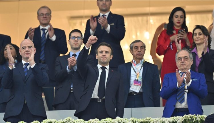 ماكرون.يغادر الي قطر لحضور المباراة النهائية لكأس العالم  التي يخوضها المنتخب الفرنسي
